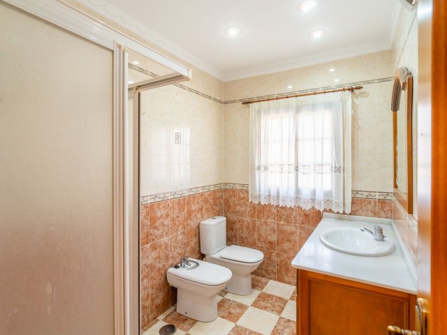 5 Bedrooms Villa in Mijas