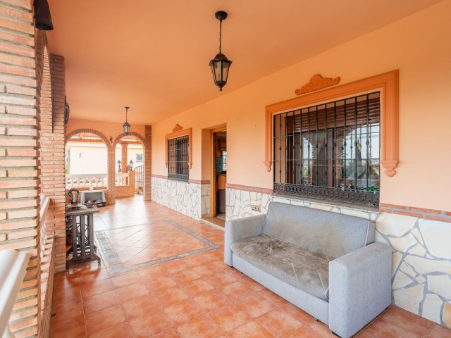 5 Bedrooms Villa in Mijas