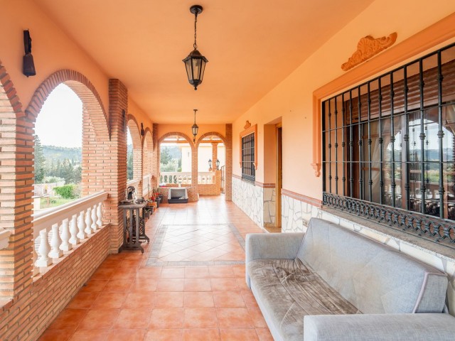 5 Bedrooms Villa in Mijas
