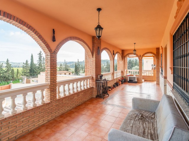 5 Bedrooms Villa in Mijas