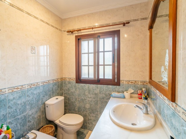 5 Bedrooms Villa in Mijas