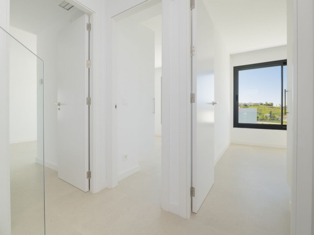 Maison mitoyenne avec 4 Chambres  à Estepona