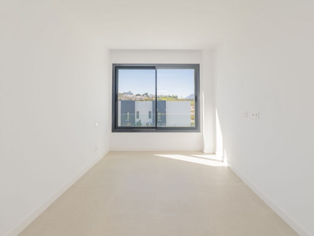 Maison mitoyenne avec 4 Chambres  à Estepona