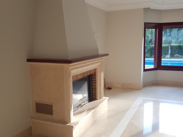 4 Schlafzimmer Villa in Sierra Blanca