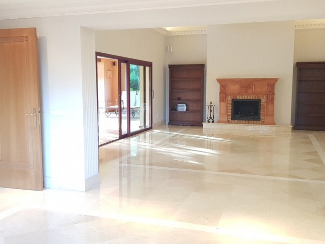 4 Bedrooms Villa in Sierra Blanca