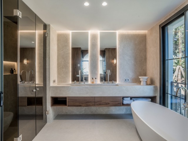 5 Schlafzimmer Villa in Nueva Andalucía