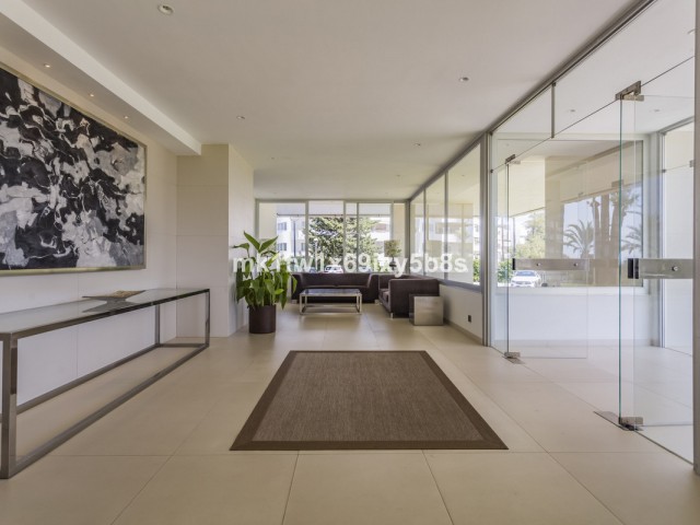 2 Makuuhuoneen Huoneisto Río Real