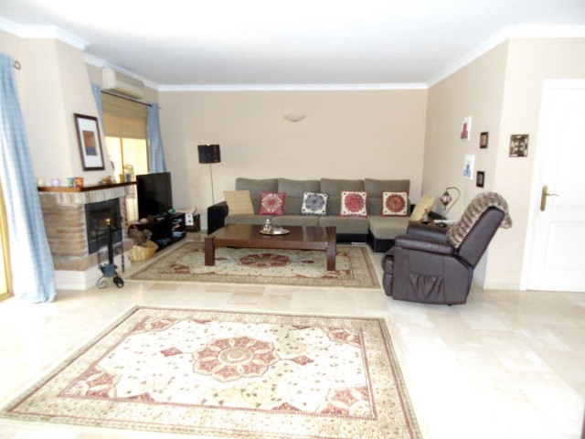 4 Schlafzimmer Villa in Sierrezuela