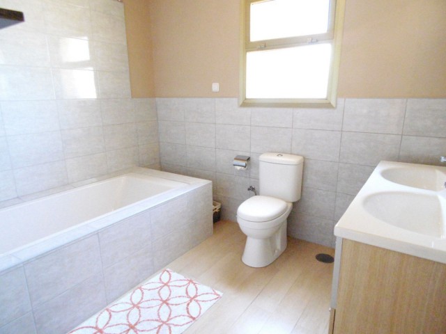 4 Schlafzimmer Villa in Sierrezuela