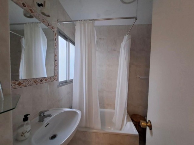 Comercial con 0 Dormitorios  en Marbella