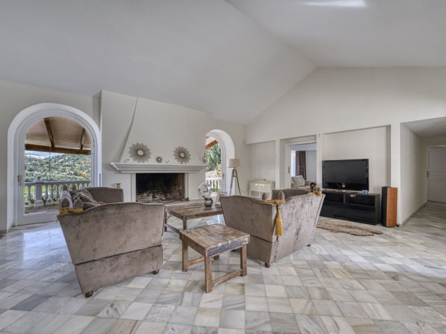 Villa avec 4 Chambres  à Los Almendros