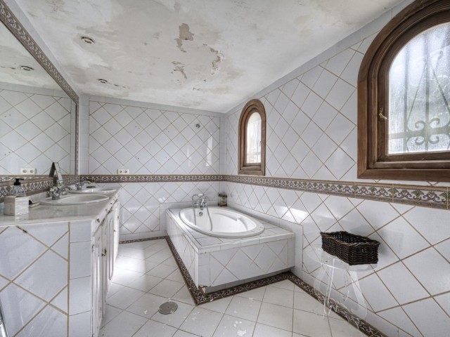 Villa avec 4 Chambres  à Los Almendros