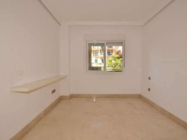 Appartement avec 3 Chambres  à Torrequebrada