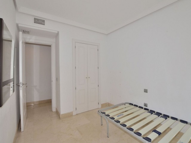 Appartement avec 3 Chambres  à Torrequebrada