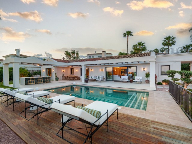 4 Schlafzimmer Villa in Nueva Andalucía