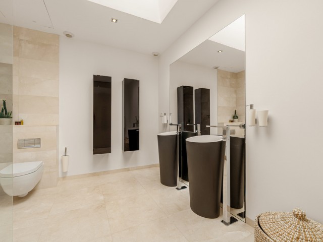 7 Schlafzimmer Villa in Nueva Andalucía