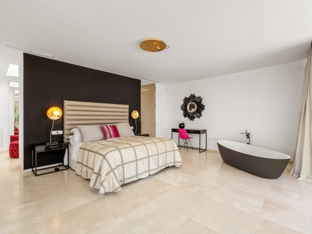 7 Schlafzimmer Villa in Nueva Andalucía