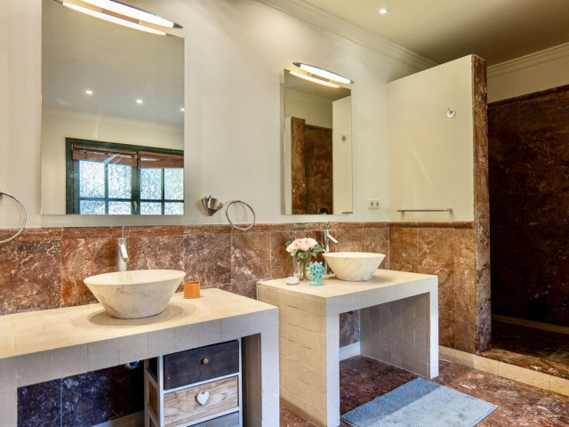 Villa avec 6 Chambres  à La Zagaleta