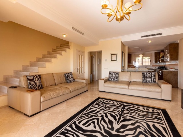 4 Bedrooms Apartment in La Mairena