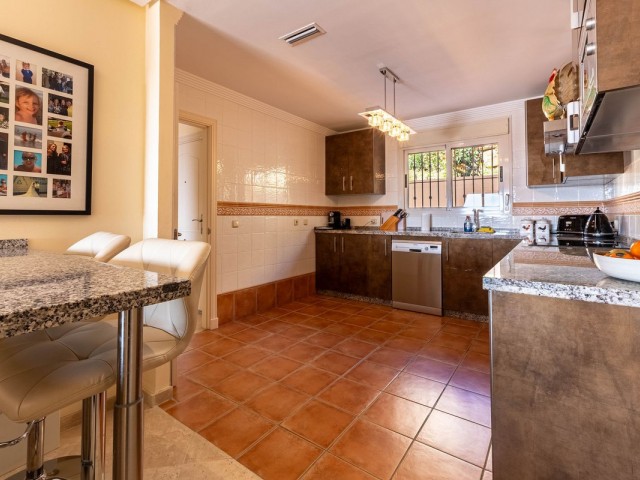 4 Bedrooms Apartment in La Mairena