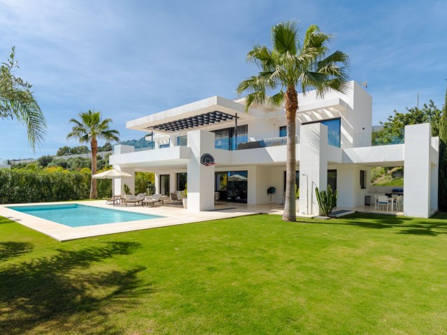 6 Schlafzimmer Villa in Nueva Andalucía