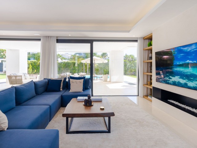 6 Schlafzimmer Villa in Nueva Andalucía