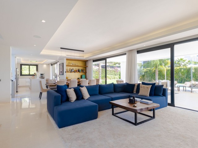 6 Schlafzimmer Villa in Nueva Andalucía