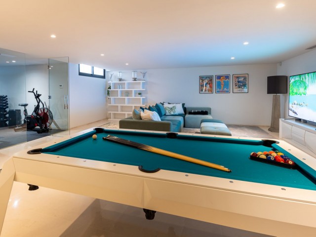 6 Schlafzimmer Villa in Nueva Andalucía