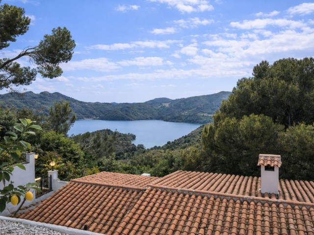 3 Sovrums Lägenhet i Istán