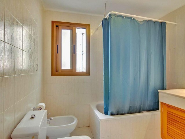 3 Sovrums Lägenhet i Istán