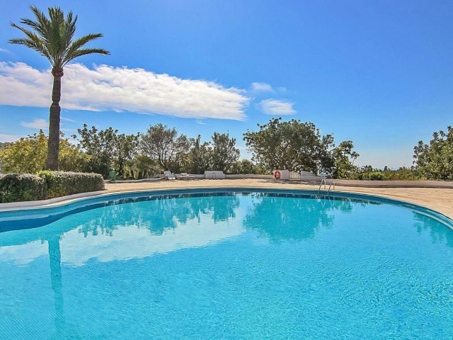 3 Sovrums Lägenhet i Istán