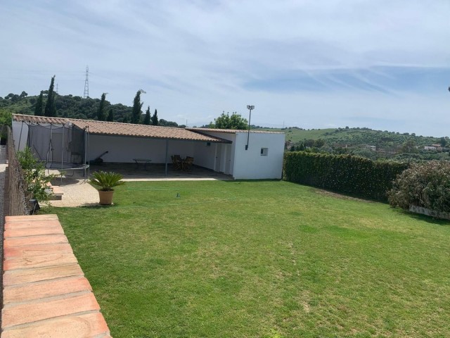 Huvila, San Roque, R5336317
