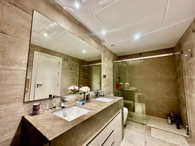 3 Schlafzimmer Apartment in Nueva Andalucía