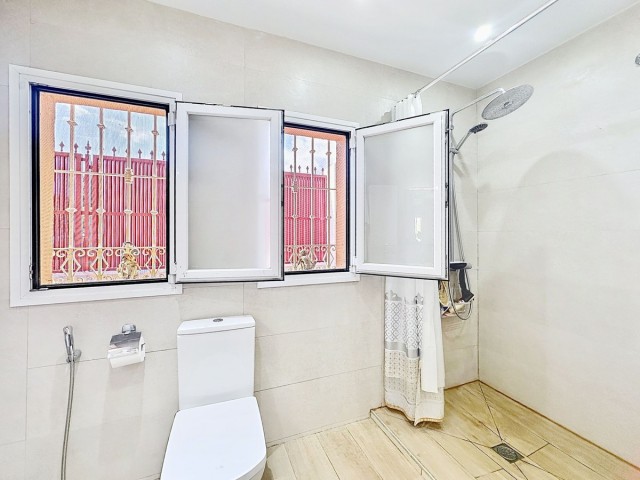 Villa avec 3 Chambres  à Estepona