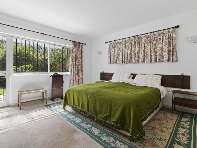 3 Bedrooms Villa in Guadalmina Baja