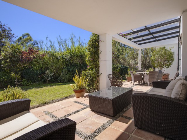 3 Bedrooms Villa in Guadalmina Baja