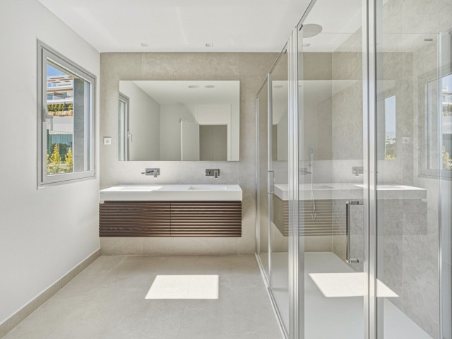 4 Bedrooms Apartment in Santa Clara