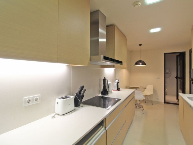 2 Bedrooms Apartment in Guadalmina Baja