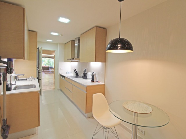 2 Bedrooms Apartment in Guadalmina Baja