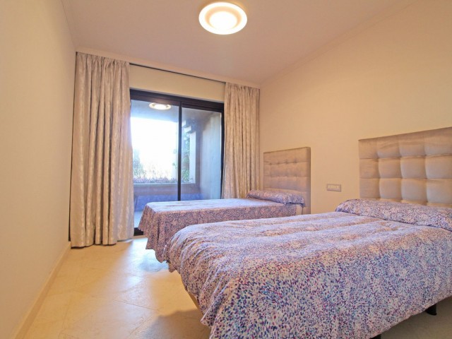 2 Bedrooms Apartment in Guadalmina Baja