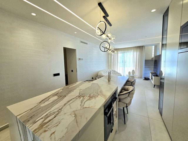 Apartamento con 2 Dormitorios  en La Cala de Mijas