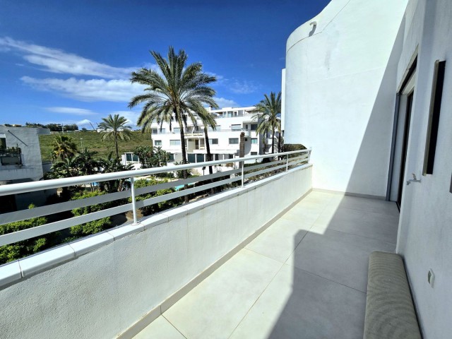 Apartamento con 2 Dormitorios  en La Cala de Mijas