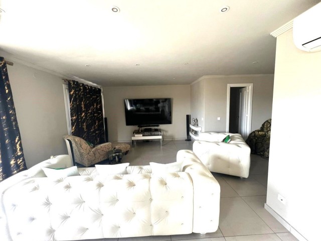 Apartamento con 4 Dormitorios  en Carib Playa