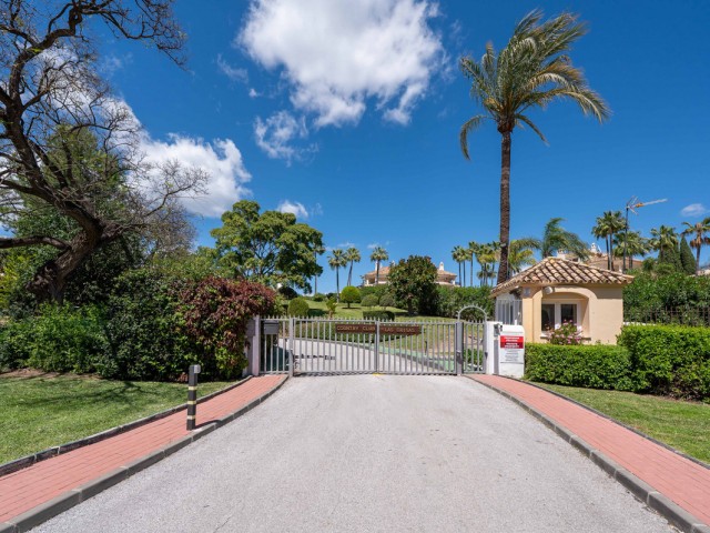 4 Schlafzimmer Apartment in Nueva Andalucía