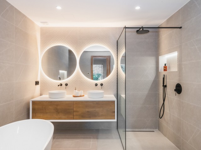 4 Schlafzimmer Apartment in Nueva Andalucía