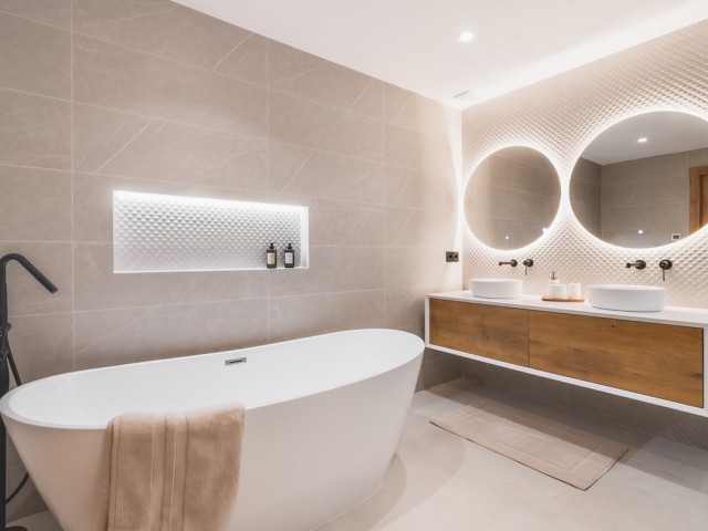 4 Schlafzimmer Apartment in Nueva Andalucía