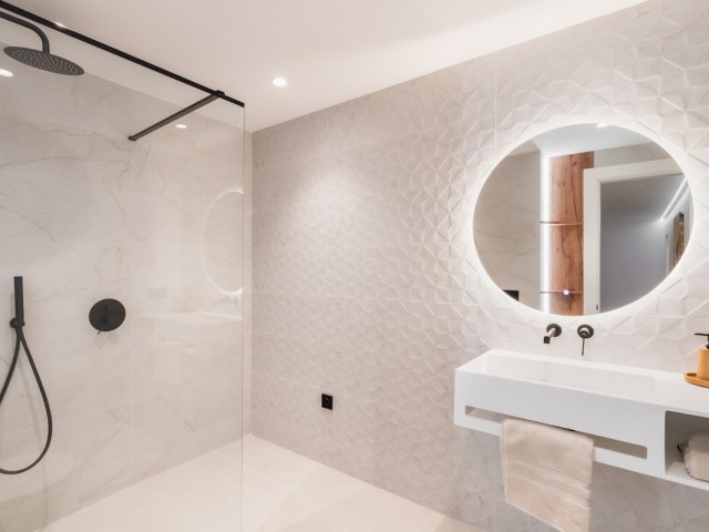 4 Schlafzimmer Apartment in Nueva Andalucía