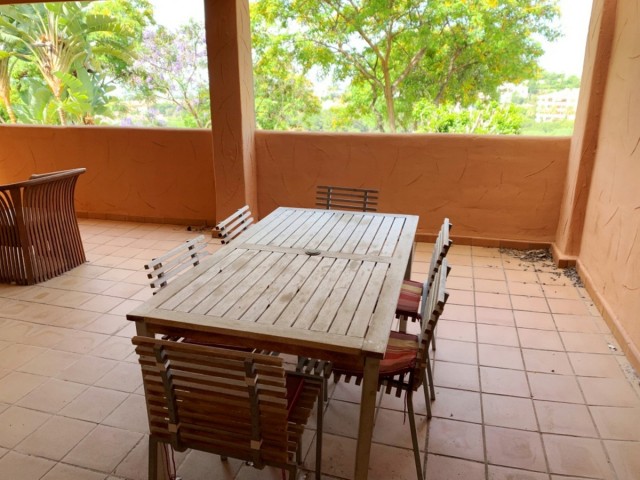 Apartamento con 2 Dormitorios  en Elviria