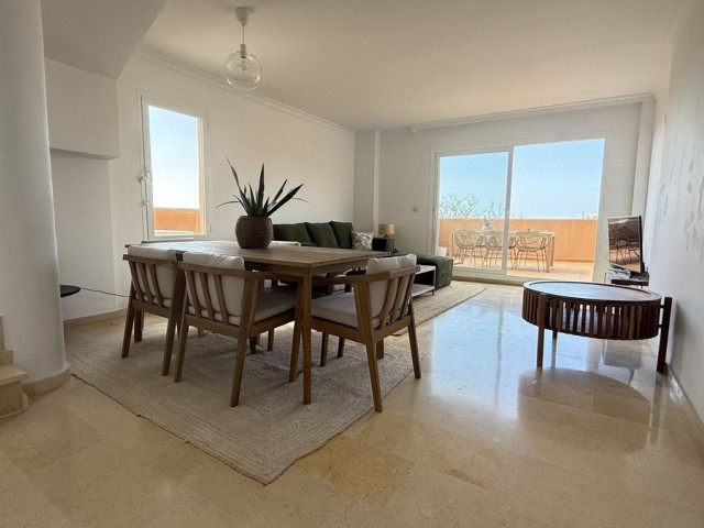 2 Bedrooms Apartment in Elviria