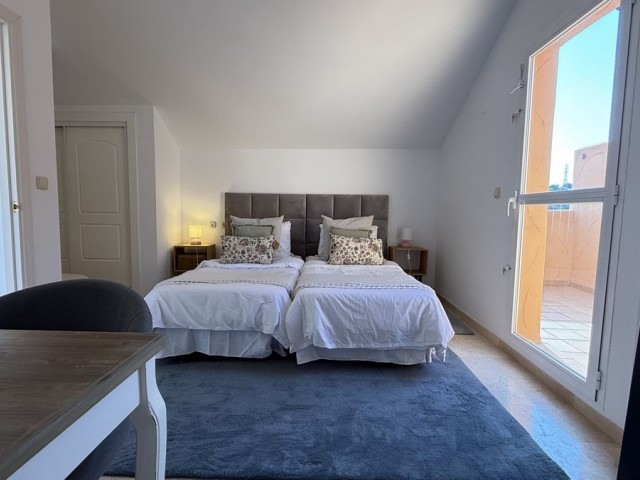 2 Bedrooms Apartment in Elviria